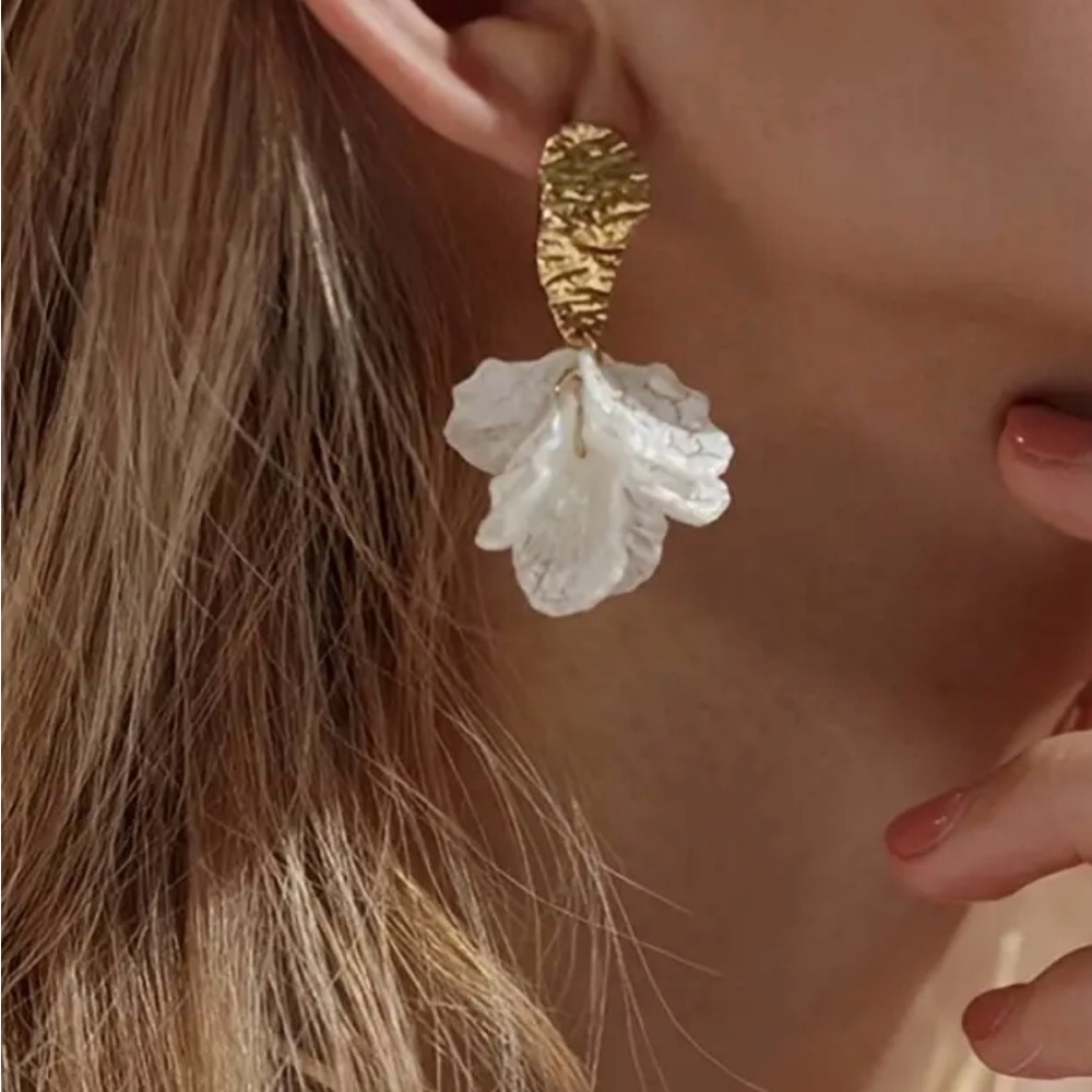New, Gold and White Floral Dangle Earrings - Picture 2 of 6